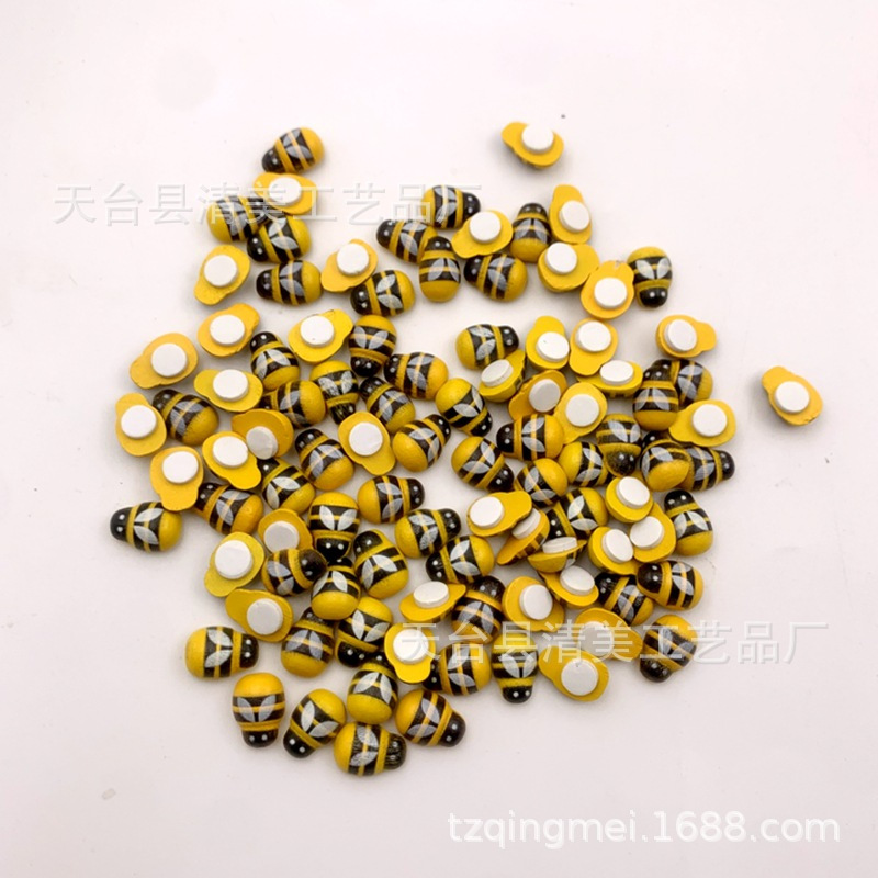 Lindo y creativo de madera de dibujos animados escarabajo rojo mariquita pintada abeja amarilla autoadhesiva pieza 100 pc/paquete