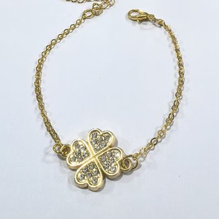 Fashionable Simple Small and Exquisite Diamond-encrusted Four-leaf Clover Bracelet Women's All-match Watch