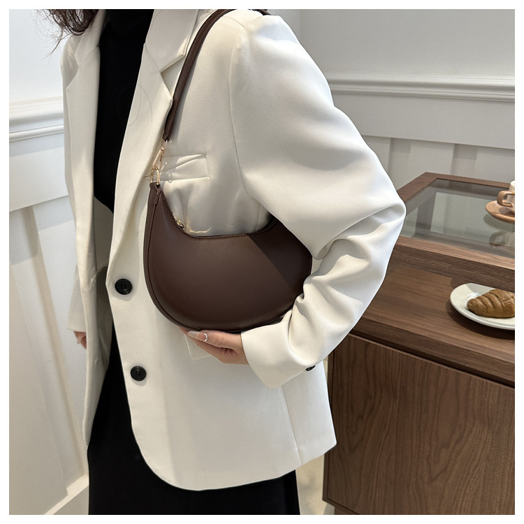 197g Weight Synthetic Leather Lining Material Sewing Thread Fashion Element Zipper Closure Type Single Shoulder Strap Strap Type Shoulder Bag Bags Type Daily Occasion Pu Leather Material Solid Color Pattern All Seasons Season Women's Gender Streetwear Style Square Shape Small Size Women's Small Pu Leather Solid Color Streetwear Sewing Thread Square Zipper Shoulder Bag 19