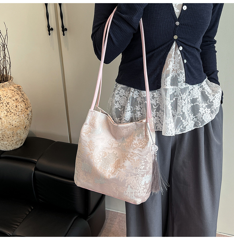 Embroidered Chinese Style Shoulder Bag Large Capacity Tote Bag_voghion.com