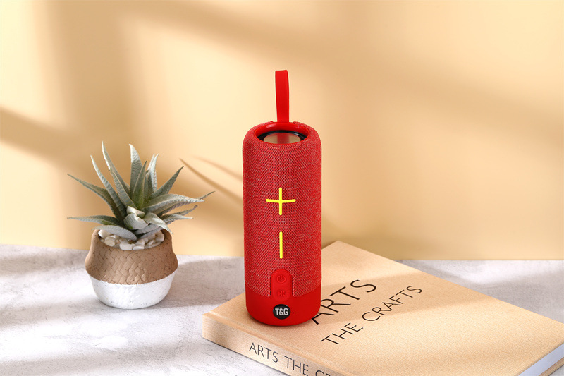 Nuevo TG619 altavoz Bluetooth inalámbrico portátil al aire libre tarjeta de enchufe portátil radio FM TWS couplet regalo creativo