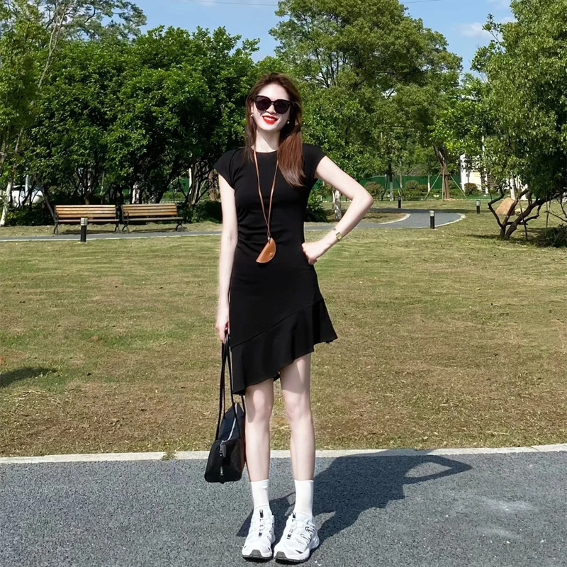 Black Pinch Waist Dress for Women, Summer Design, Asymmetrical Ruffles, Slim Round Neck, Little Black Dress, Ballet Skirt