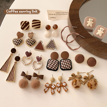 秋冬复古咖色毛球耳钉小众设计感耳坠高级毛绒耳环百搭耳饰品批发