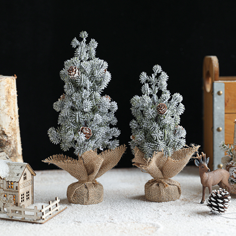 Nuevo mini árbol de Navidad de escritorio flocado árbol de nieve de Navidad envuelto escena decoración al por mayor