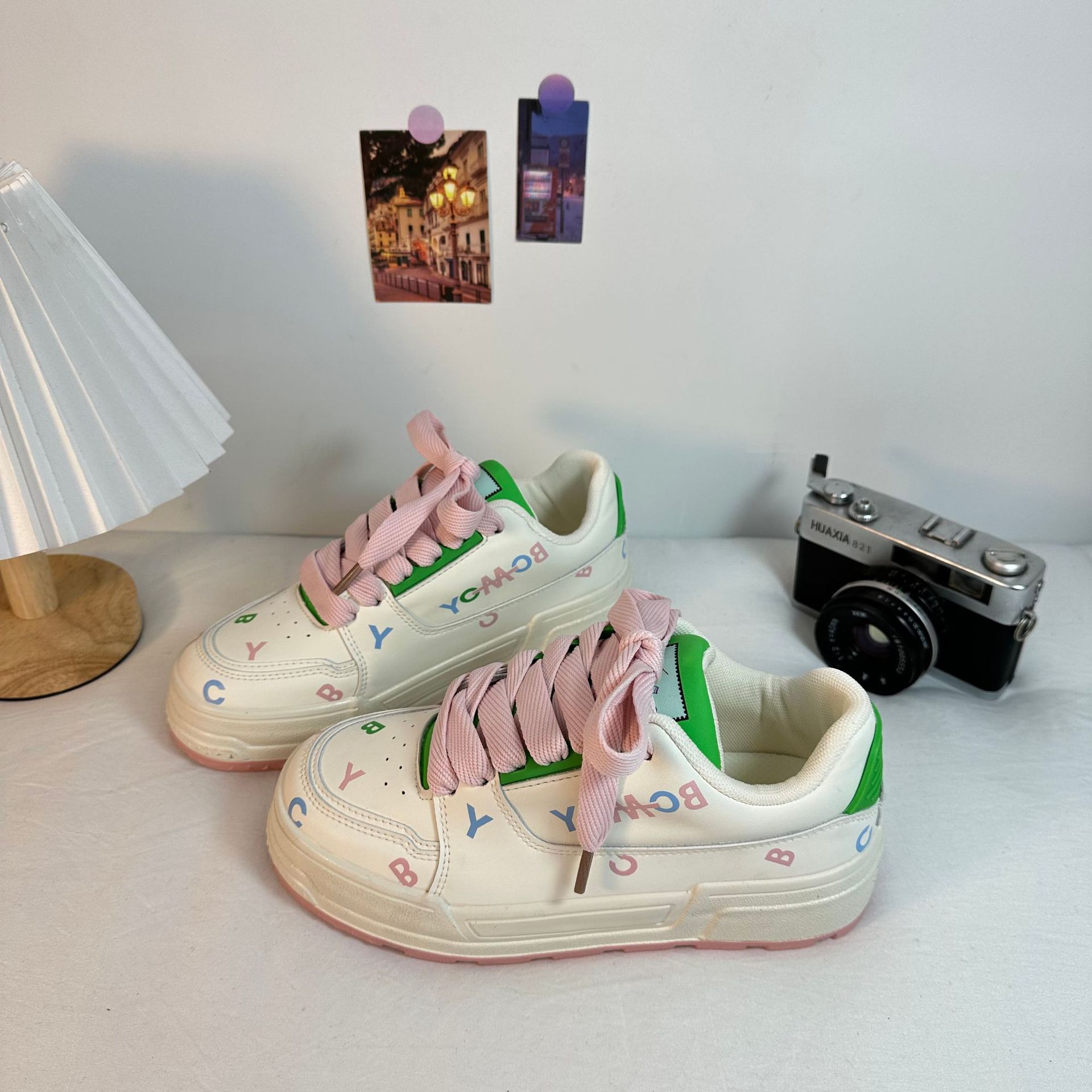 Yuanbo 2025 primavera nuevos zapatos casuales bajos estudiantes de moda universal zapatos de skate coreanos lindos zapatos deportivos