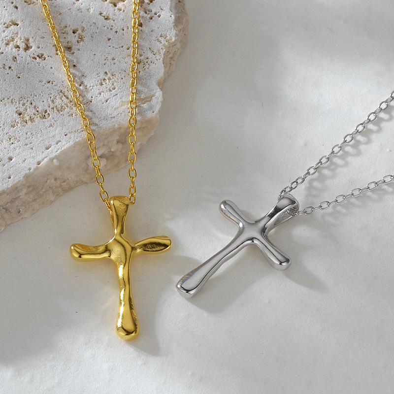 Europese en Amerikaanse grensoverschrijdende bestseller: S925 sterling zilveren kruisketting met onregelmatige lavastructuur voor dames._voghion.com