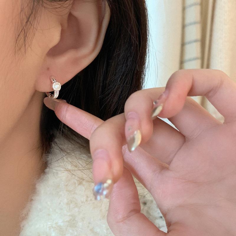 Coreano simple y versátil perla de estilo simple estilo ligero nicho de lujo de alta calidad 925 pendientes de plata esterlina
