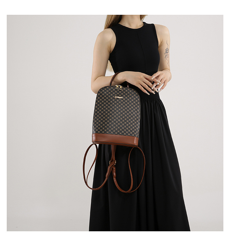 A stylish and trendy casual backpack for the 2024 autumn and winter season, featuring a large-capacity single-shoulder women's retro commuting crossbody bag undefined