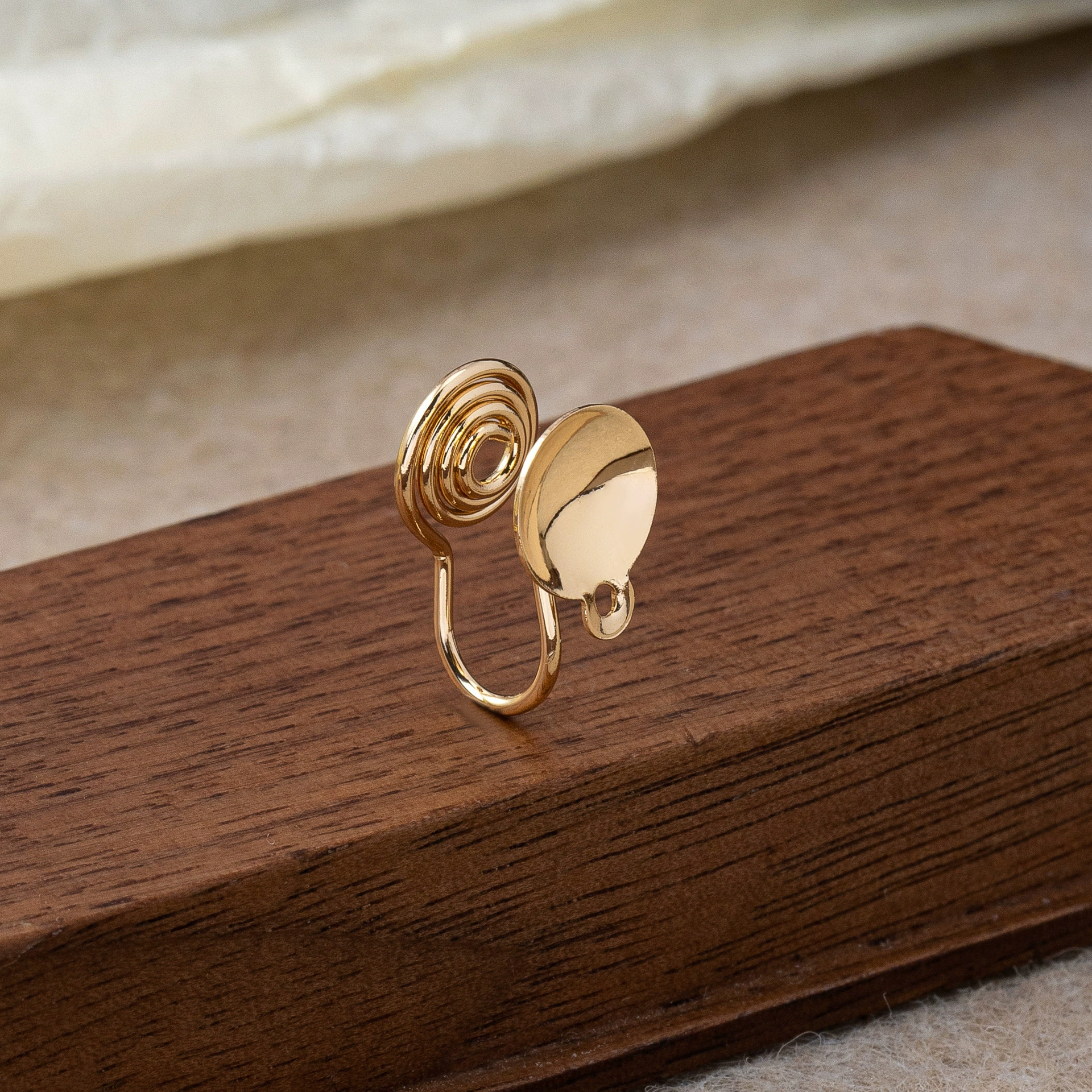 Золото Серебро Маленькие Золотые Фасоли Регулируемые Эластичные Серьги Зажим Для Подушки Москитная Благовония Пластина Зажим Для Ушей Готовые Изделия Полуфабрикаты Серьги Аксессуары