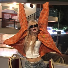 アメリカのレトロで怠惰な風の格子の長袖のシャツの女性の春秋の新型のゆったりしている高級な大衆の日焼け止めのシャツの上着