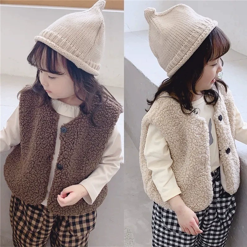 Жилет для малышей из меха на флисе осень-зима