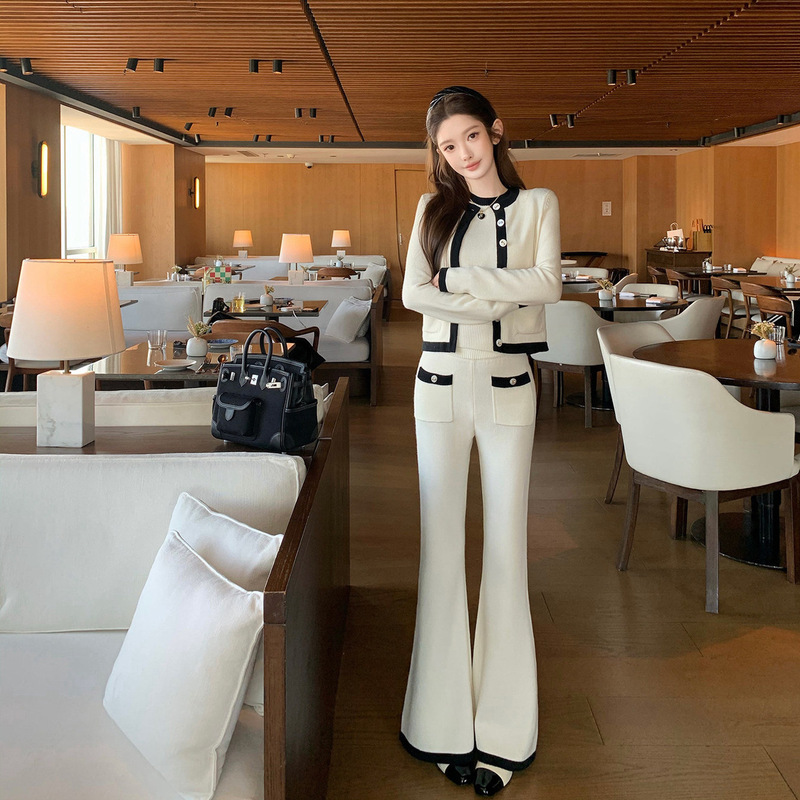 Super Trendy Chic High-End Style Set, Very Beautiful and Elegant, Including a Chanel-Style Jacket, Vest, and Flared Pants in a Three-Piece Set