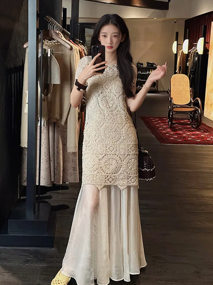 Đầm maxi nữ thêu ren chắp vá phong cách chinoiserie tay ngắn — Màu đỏ san hô, Màu trắng be
