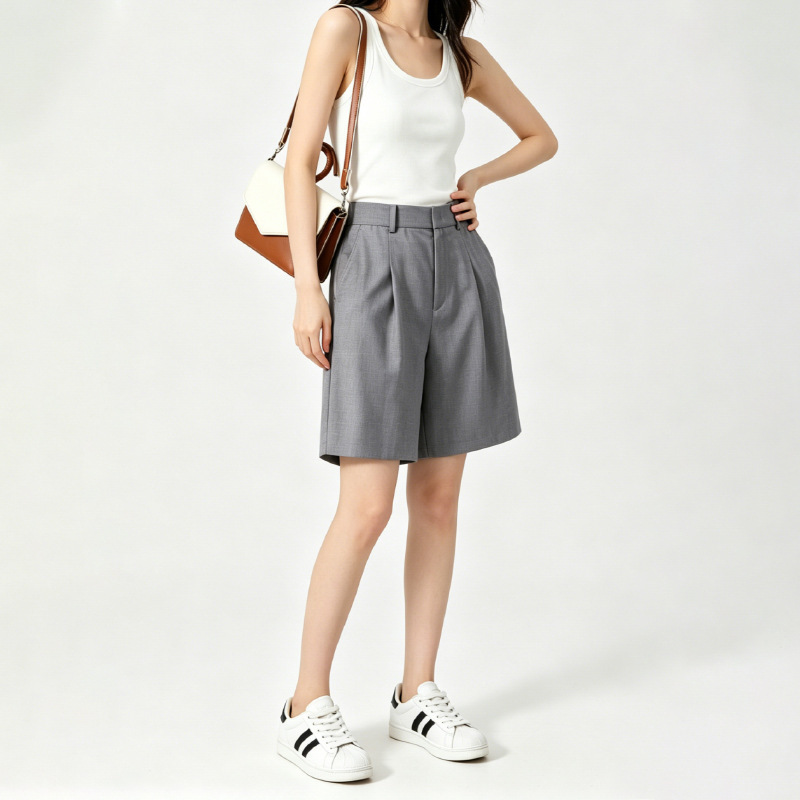 Fashionable Loose-Fitting Versatile Gray Suit Shorts for Women, High-Waisted Straight-Cut Design with Center Seam, Five-Point Length Suit Shorts