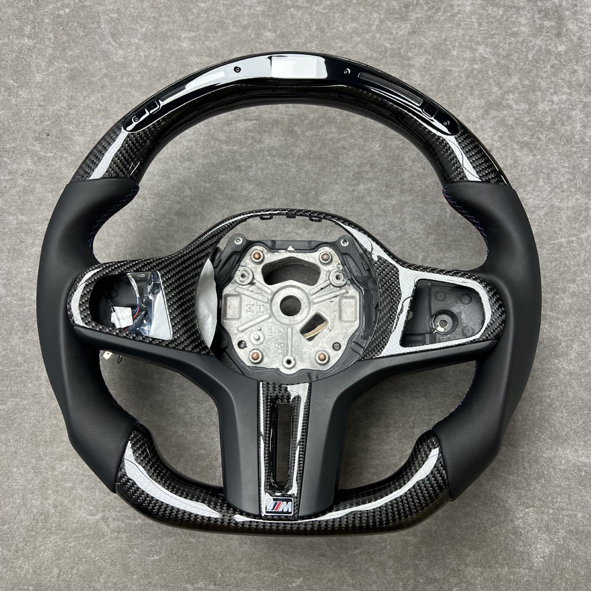 Suitable for Bmw Carbon Fiber Steering Wheel Processing and Customization, G38/G Chassis/Steering Wheel Full Series Upgrade Modification