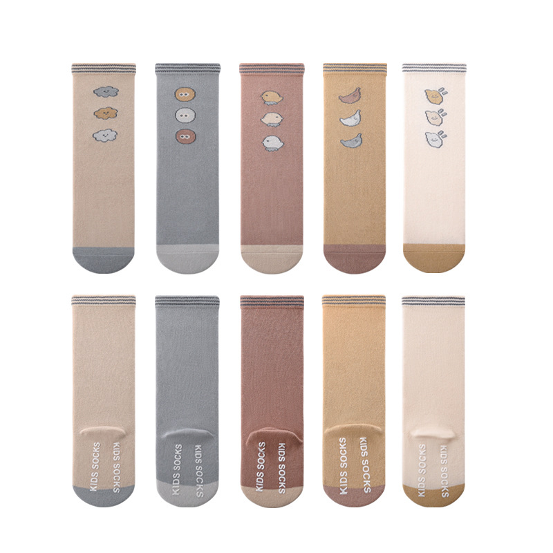 2024 nuevos productos de medias para bebés otoño y invierno antideslizantes lindos dibujos animados para niños y niñas medias para bebés