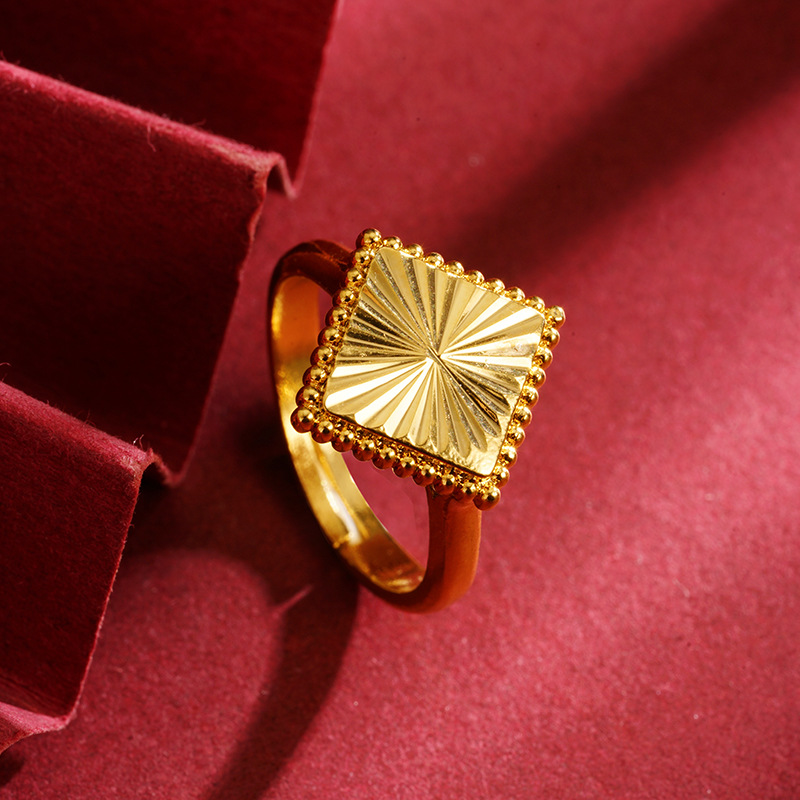 Nuevo anillo de oro de diamante vietnamita, diseño ligero de lujo, popularidad femenina universal, pequeño libro rojo, el mismo suministro universal