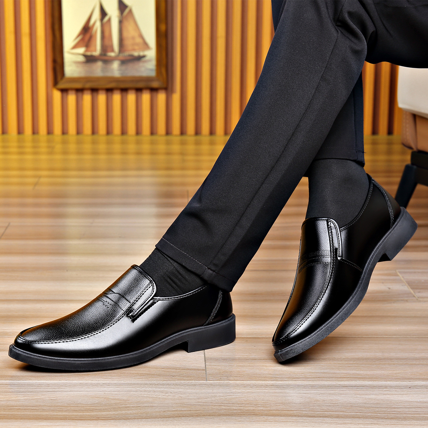 Zapatos de cuero para hombres, zapatos de cuero de gran tamaño transfronterizos para hombres, zapatos de cuero de laqueados, ropa casual de negocios, zapatos de cuero de punta británicos coreanos para hombres