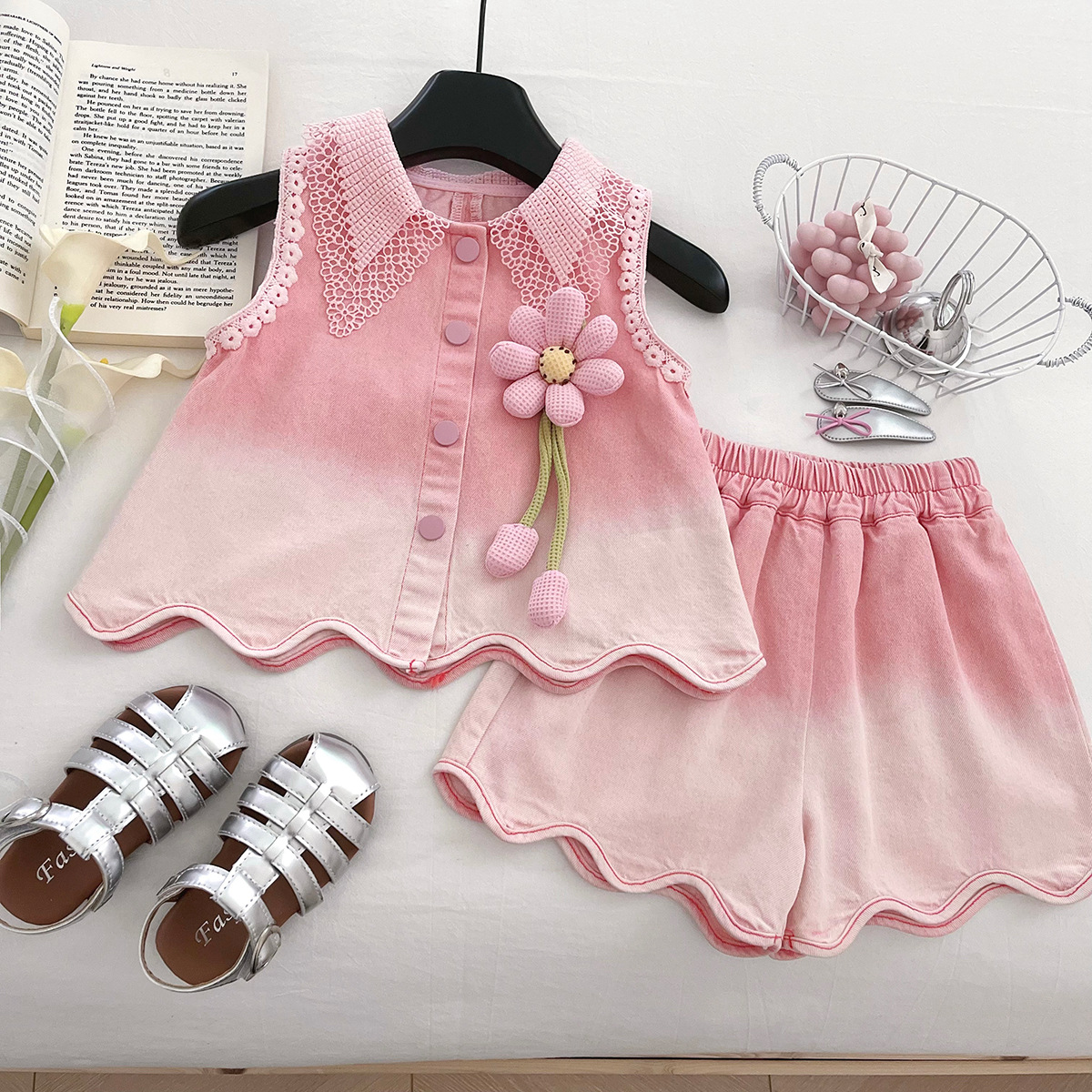 Girls' Summer Princess-Style Denim Outfit 2026 New Lace Stylish Sleeveless Denim Top and Shorts Two-Piece Set Trendy