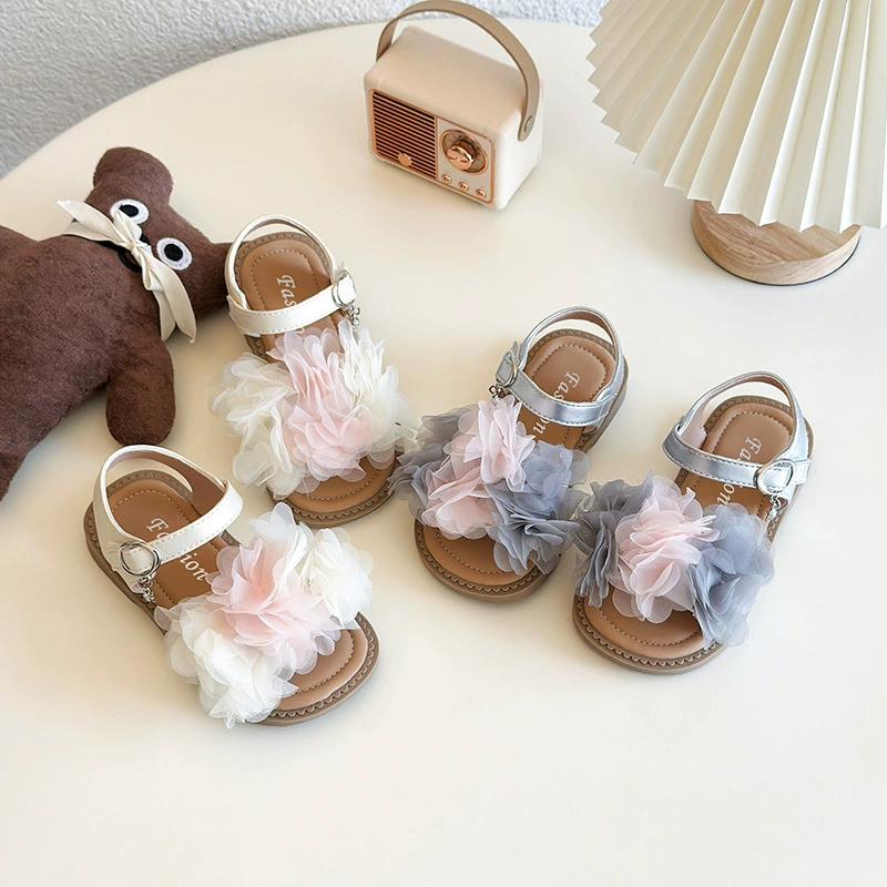 Оптовая продажа сандалии для девочек 2025 новый летний детский цветок принцесса сандалии маленькая девочка иностранная мягкая подошва пляжная обувь