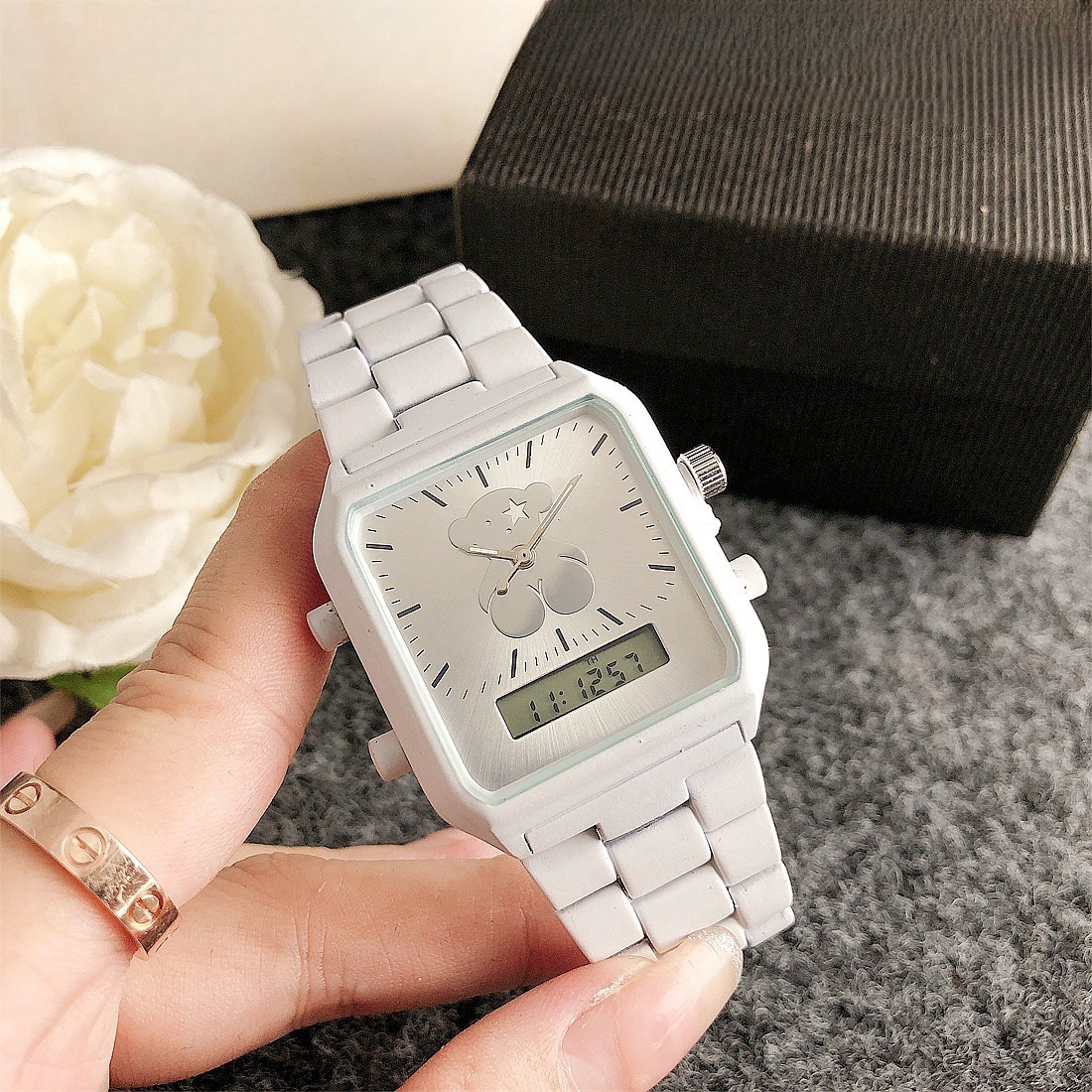 指针+数字又显示电子手表日本原装电池方形时尚女表Medusa watch