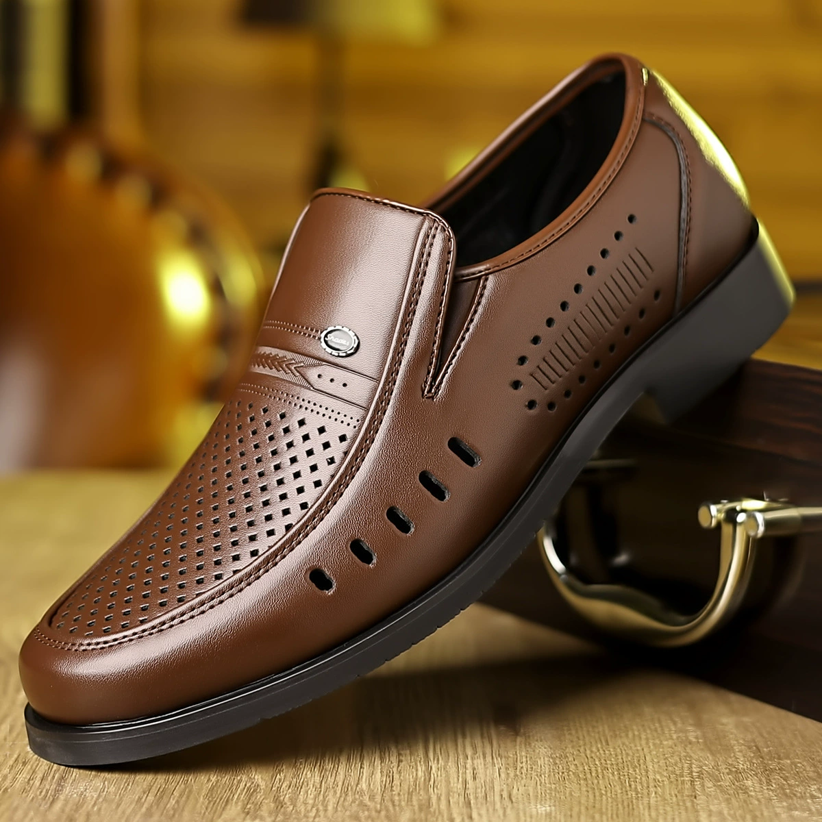 Новые мужские деловые кожаные туфли в британском стиле, повседневные мужские туфли без шнуровки с низким вырезом, повседневные простые и универсальные кожаные туфли