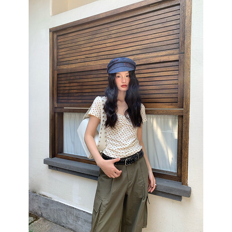 诠释美 NEWOPEN 25年夏法式甜美小女人碎花方领小衫短袖T恤S5133