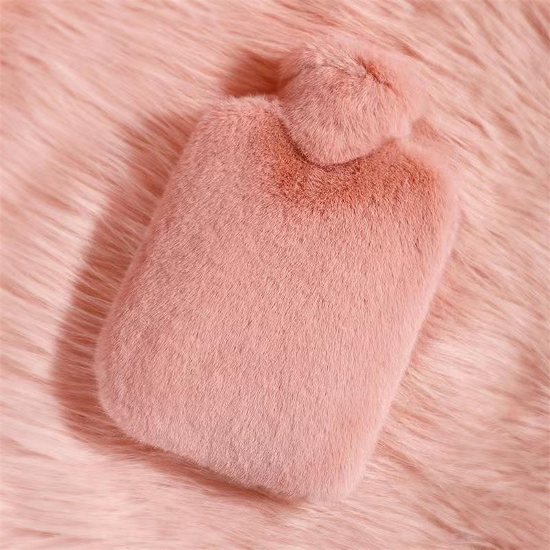 Invierno para niñas bolsas de agua caliente a prueba de explosiones de pelusa abdominal, colcha caliente grande y pequeña bolsa de agua caliente para inyectar agua caliente.
