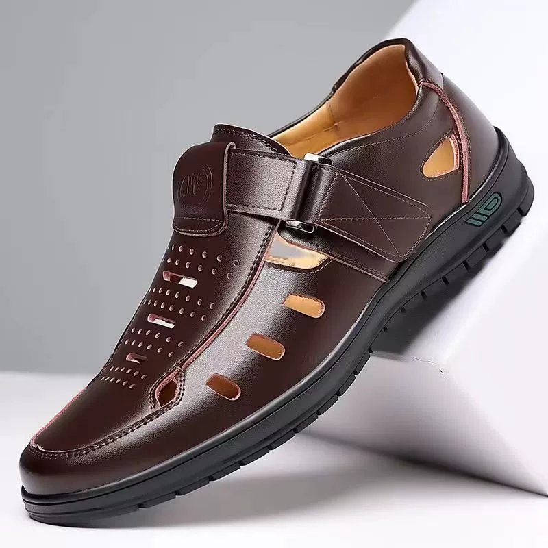 Летние полые сандалии мужские повседневные дышащие мягкие подошвы с мягкими отверстиями для обуви среднего и пожилого делового отца обувь 2024