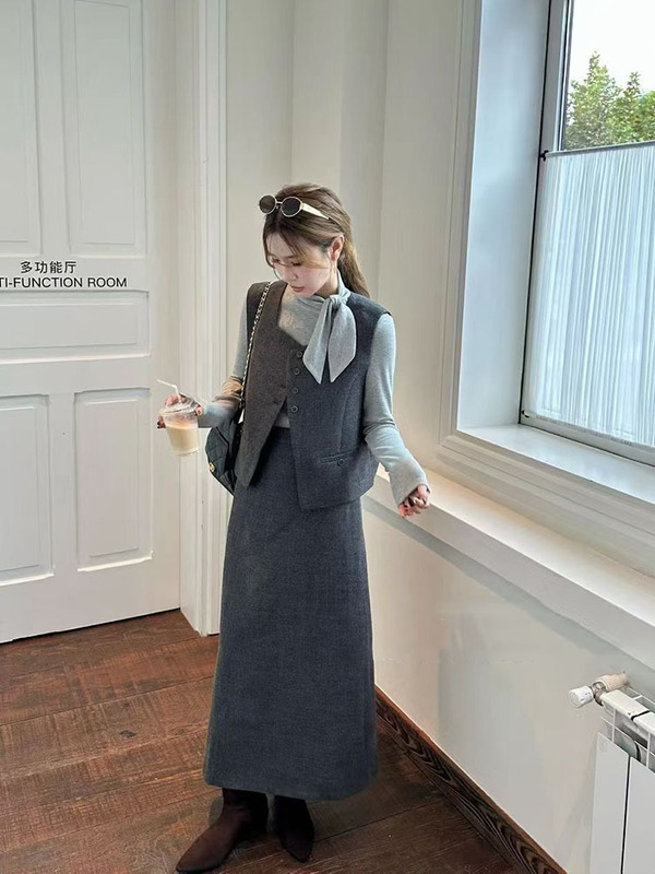 时尚休闲半身裙套装女2025年秋季新款马甲背心长袖针织衫三件套潮|undefined