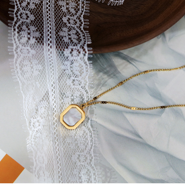 Simple Style Geometric Titanium Steel Plating Shell Pendant Necklace 1 Piece