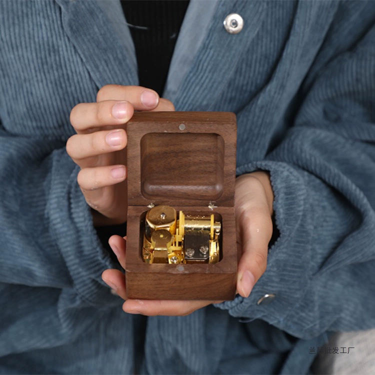 Деревянная музыкальная шкатулка с гравировкой в виде птицы, часы, музыкальная шкатулка для подруги, детский сувенир на день рождения, выпускной