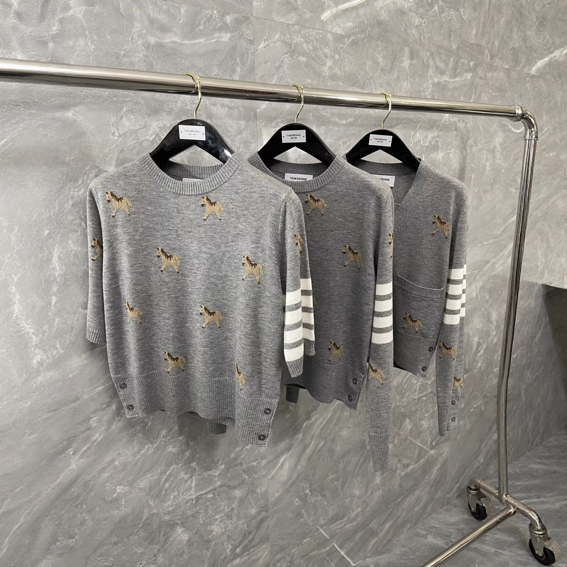 Top Plate Nanyou Spring and Autumn New 2026 Year of the Horse Limited Edition All-over Pony Wool Knitted Women's Three-Piece Set