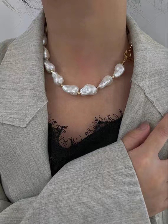 35g Weight Necklace Classification 1 Piece Quantity Simple Style Round Artificial Pearl Resin Necklace In Bulk