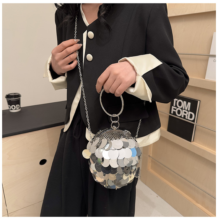 Women's Medium Metal Solid Color Elegant Vintage Style Sequins Lock Clasp Evening Bag display picture 13