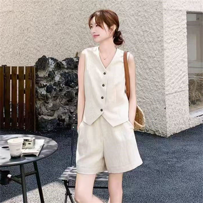 Factory Direct Sale: Sleeveless Vest and Wide-Leg Shorts Set, 2026 Summer New Style, Comfortable, Slimming, Elegant and Stylish