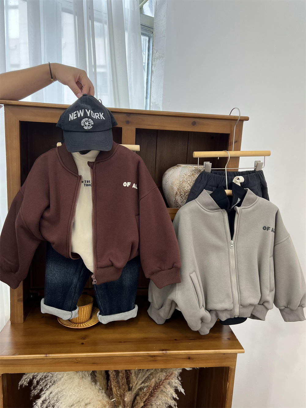 Korean children's clothing, winter boys and girls, plush baseball jacket, thick letter zippered sweater, hoodie jacket_voghion.com