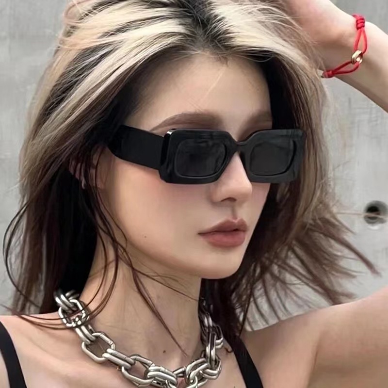 Travel Occasion Solid Color Pattern Women'S Gender Fashion Style Pink Color Fashion Solid Color Ac Square Full Frame Women's Sunglasses