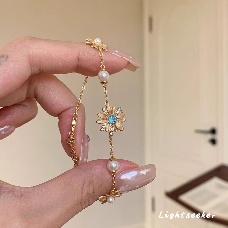 Second-Hand Gold-Colored Sparkling Diamond Daisy Pearl Bracelet with a Light Luxury and High-End Feel, Micro-Encrusted Zircon Stackable Jewelry