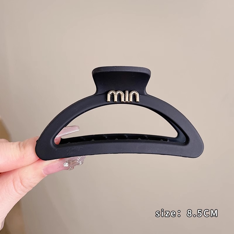 Clip de tiburón negro Clip de agarre de sentido avanzado femenino Horquilla grande en la parte posterior de la cabeza 2025 nuevo clip para el cabello tocado rasgador para el cabello