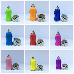 USB ミニカーチャージャーは懐中電灯に適しています。ロゴは印刷されていません。IC カーチャージャーのみが生産されています。