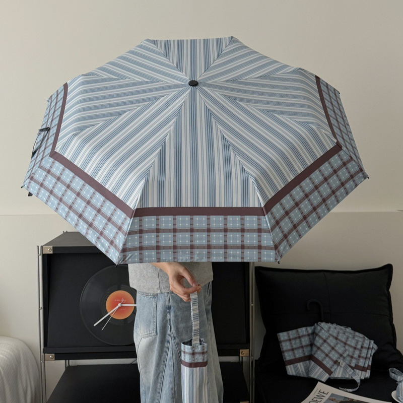 Blue plaid is truly beautiful in person~ Summer sunshade, dual-purpose for both sunny and rainy days, black-coated manual 70% off sun umbrella