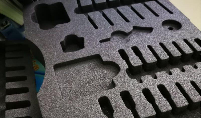 厂家供应黑色导电泡沫/电子产品导电泡沫/成型异形导电泡沫