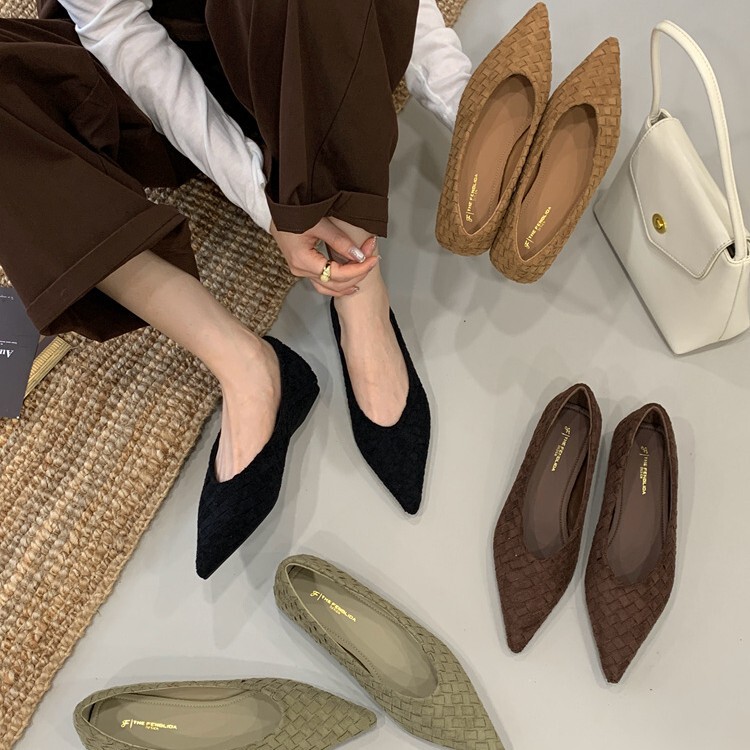 Maillard Woven Pointed Toe Inner Heightening Flats Women's Shoes 2025 Autumn and Winter New French Retro Style Flats Shoes