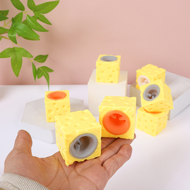 Douyin mismo estilo queso ratón conejo pellizco música descompresión ventilación taza de ardilla juguete pellizcar música en stock