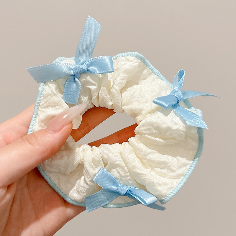 18 # 블루 퍼프 약 12cm (연한 노란색)