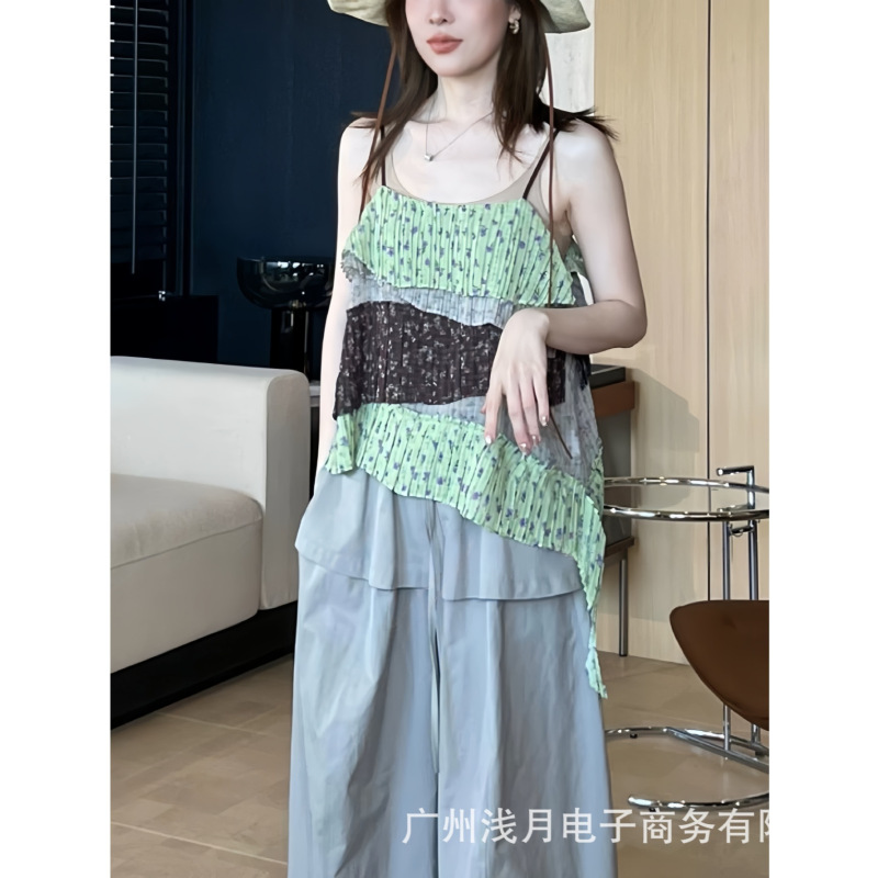 Jaajaa Floral Print Romantic Style Color-Blocking Patchwork Floral Airy Layered Camisole Jaajaa Floral Print Romantic Style Color-Blocking Patchwork Floral Airy Layered Camisole