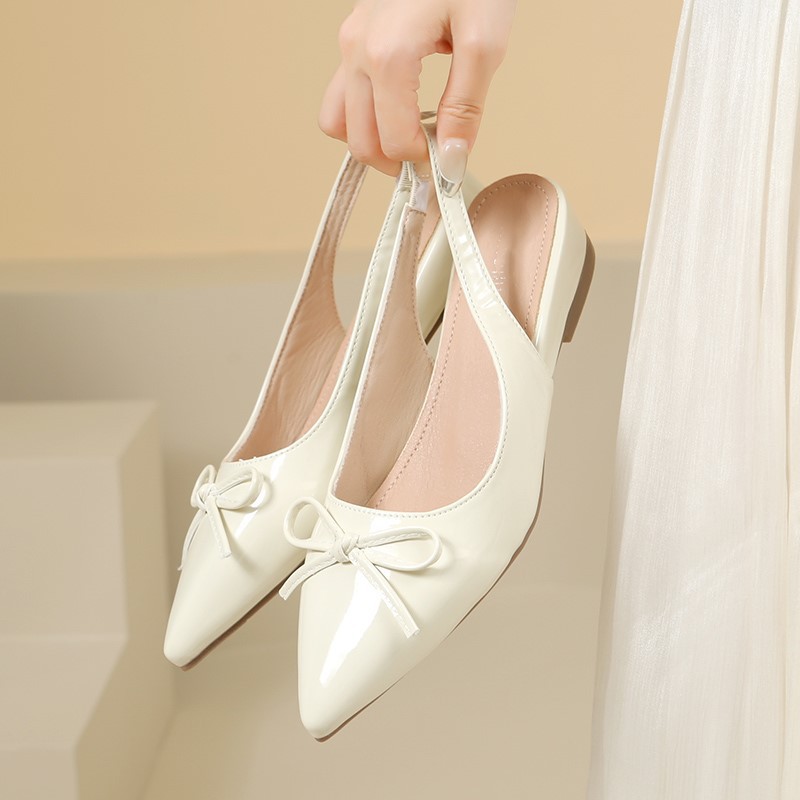 Cuero suave estilo francés arco de punta plana zapatos de una sola mujer de verano exterior temperamento una palabra con sandalias vacías traseras