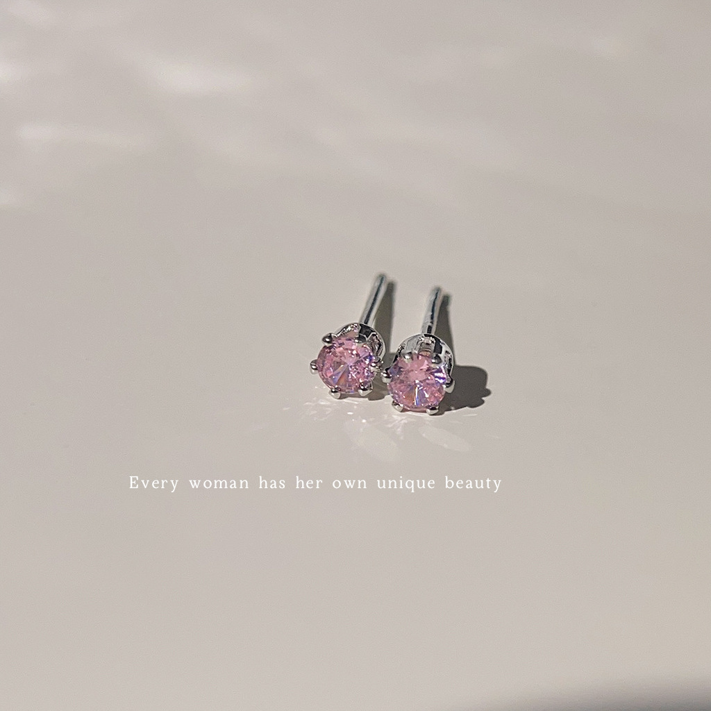 1_0023_Every woman has her own