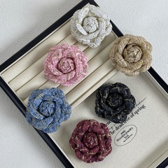 レトロな経典の小さい香の風の布芸のツバキの花のブローチの女性のシンプルな気質の胸の花のコートのピンの襟の花のアクセサリー